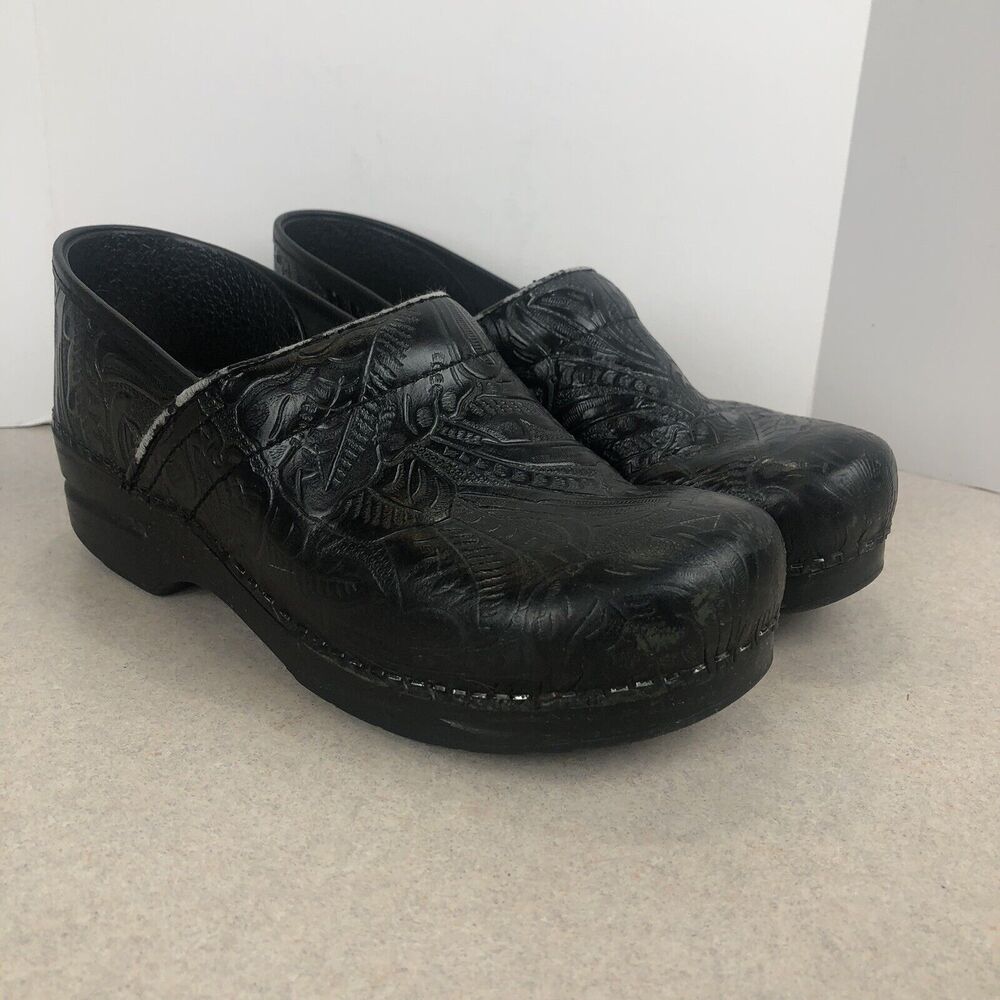 Dansko Professional Comfort Clogs Black Tooled Leather Womens Size‎ 40/ 9.5